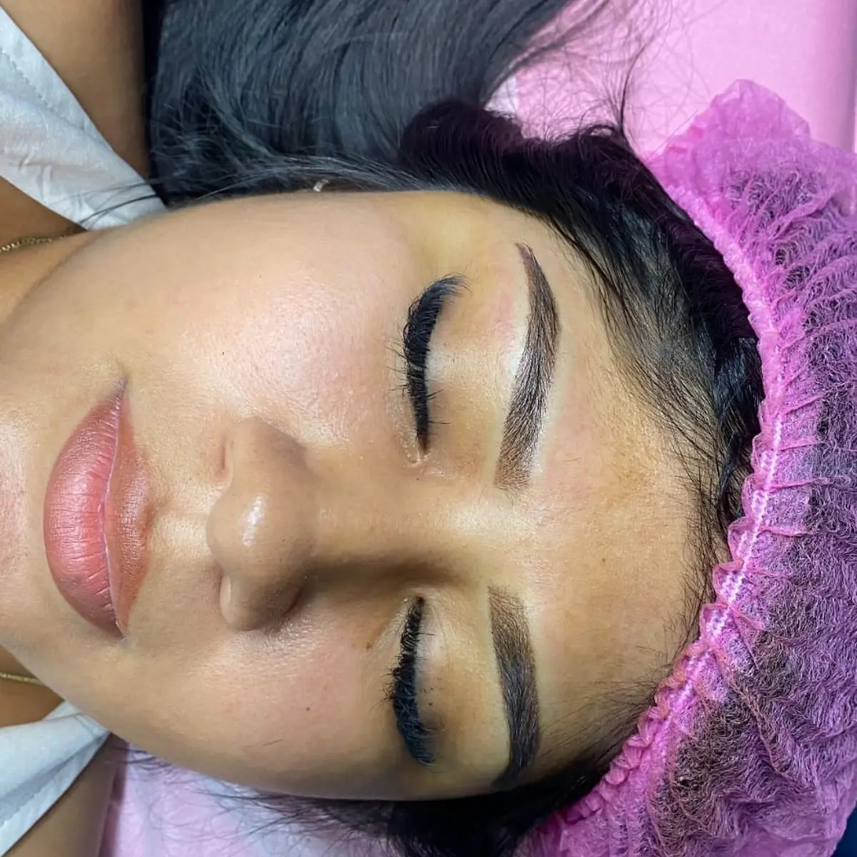 Cejas después de micropigmentación en Managua — definidas y naturales